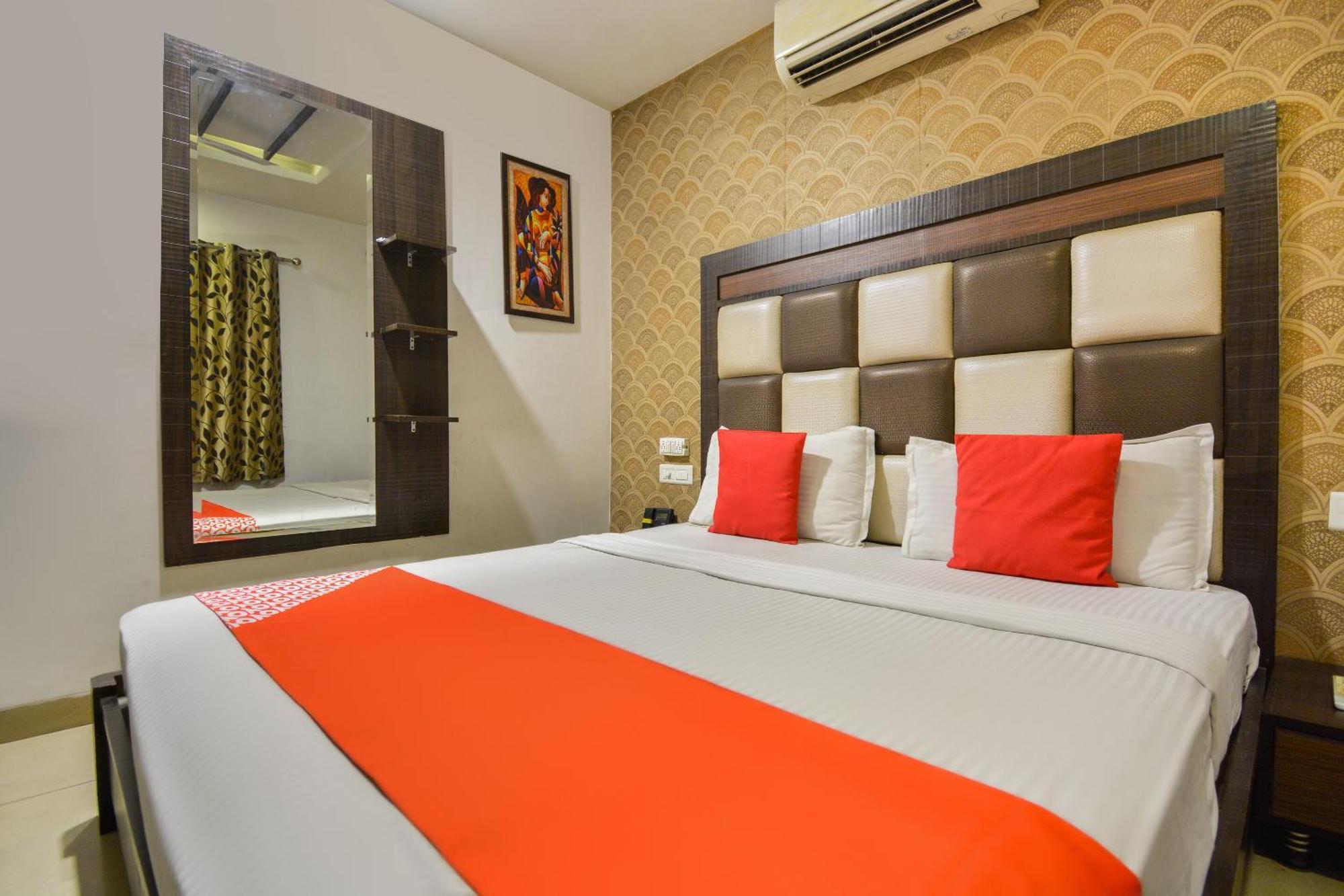Hotel O Lexis Лудяна Екстериор снимка