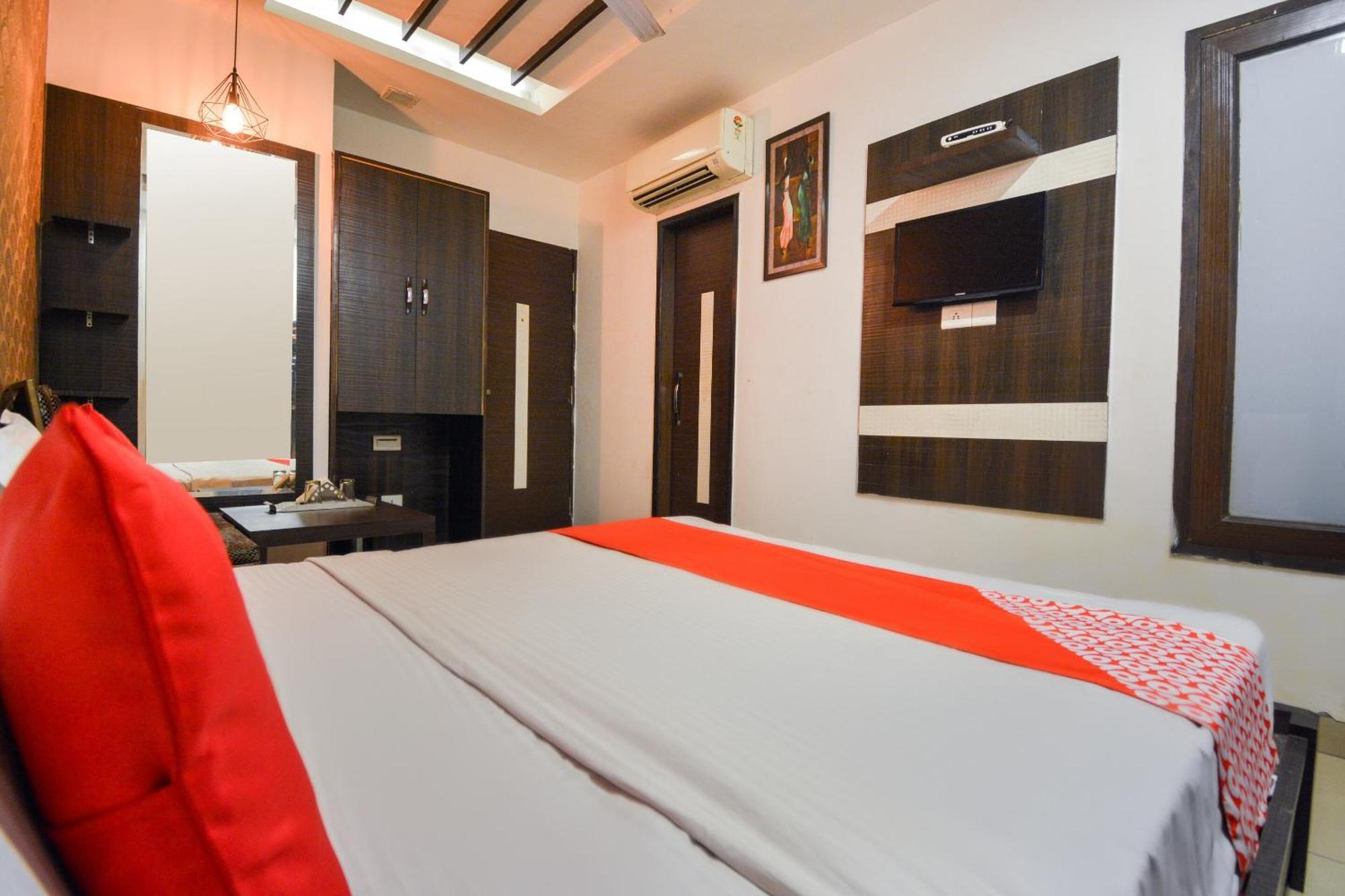 Hotel O Lexis Лудяна Екстериор снимка