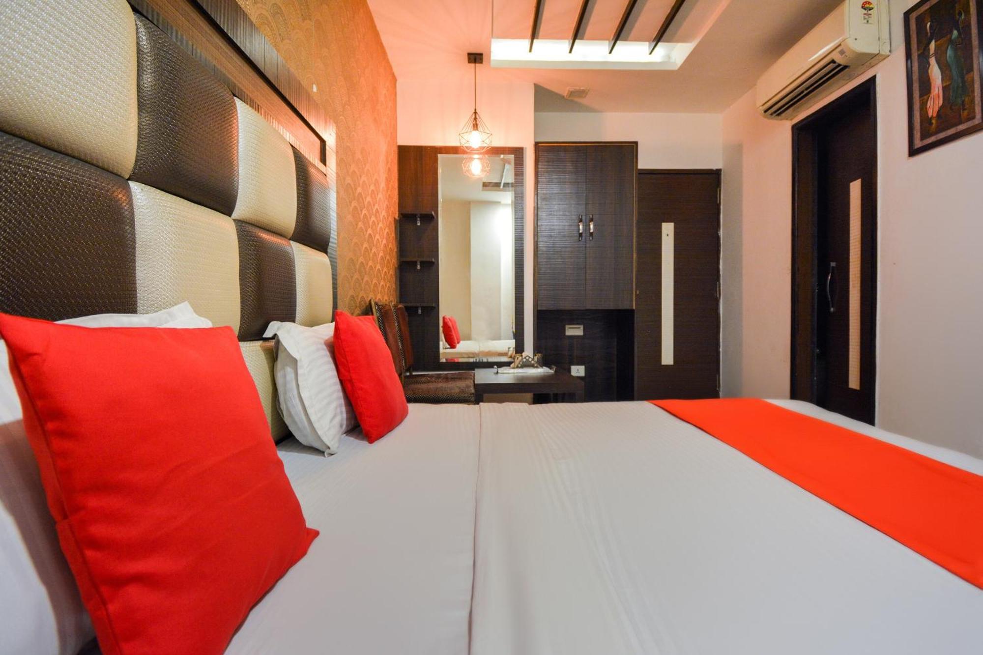 Hotel O Lexis Лудяна Екстериор снимка