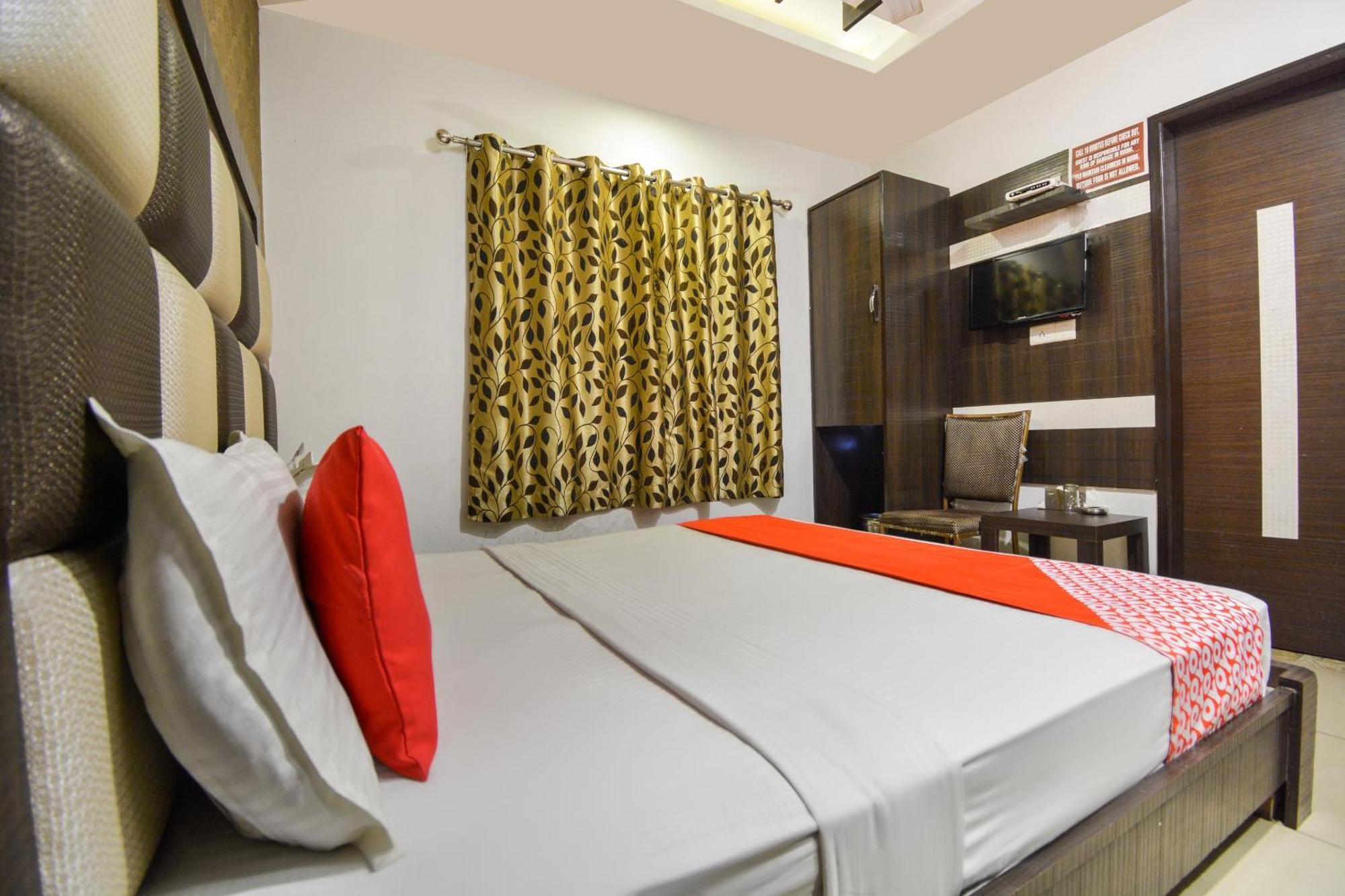 Hotel O Lexis Лудяна Екстериор снимка
