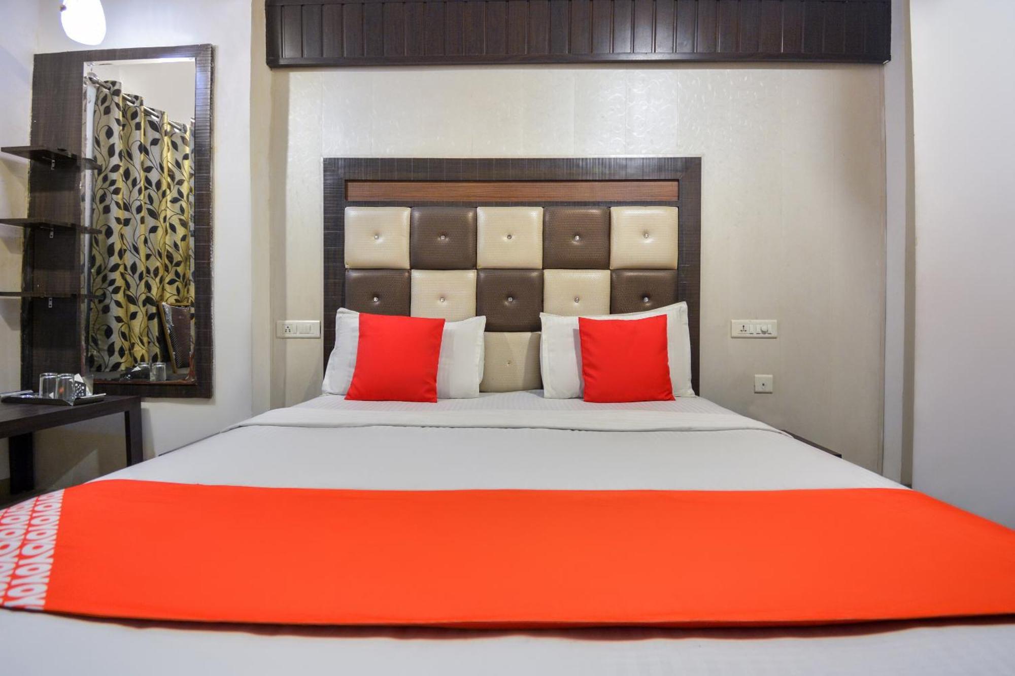 Hotel O Lexis Лудяна Екстериор снимка