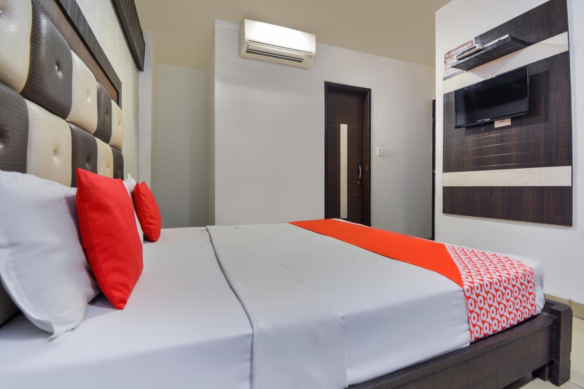 Hotel O Lexis Лудяна Екстериор снимка