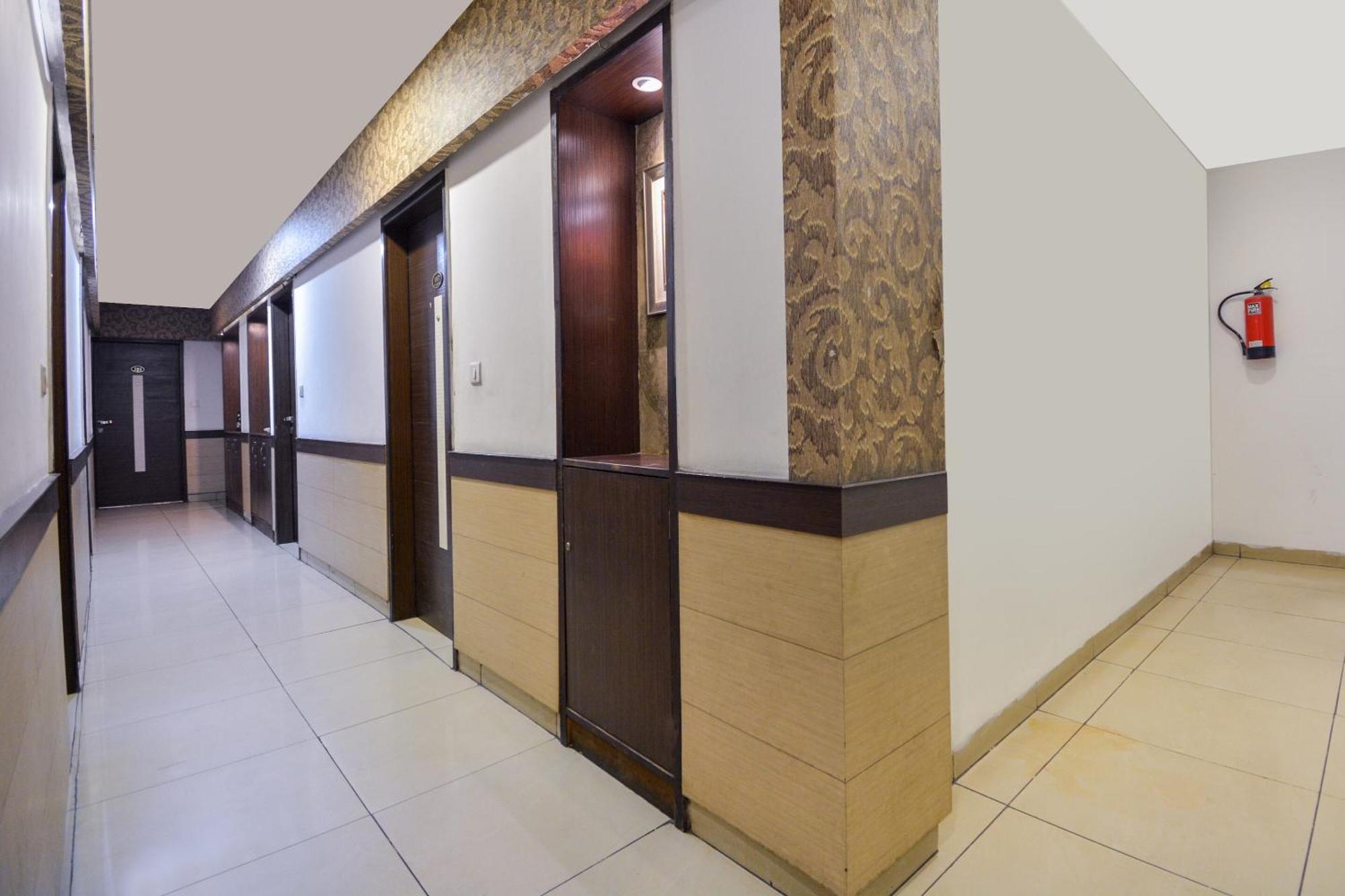Hotel O Lexis Лудяна Екстериор снимка